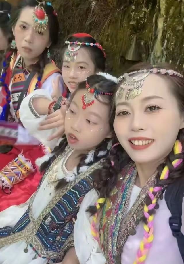 阿坝旅游小姑妈找到了，年仅31岁，被冲远20公里，丈夫：我不怪你